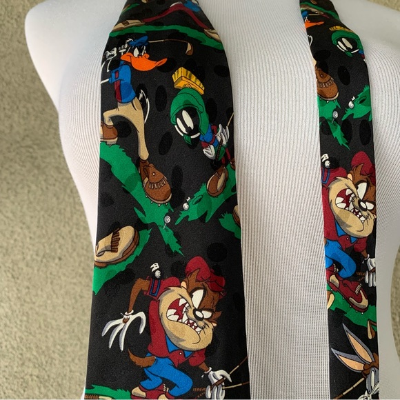 Looney Tunes Character Golf Tie 100% Silk - Picture 4 of 11